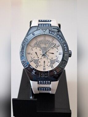 GUESS White Silicone Strap Watch with Brushed Silver Buckle